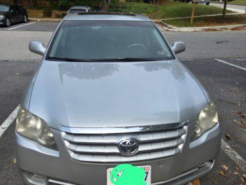 Used 2007 Toyota Avalon XLS image 2