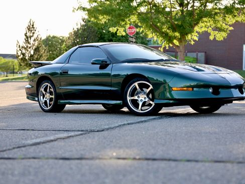 Used 1996 Pontiac Firebird Trans Am RWD image 4