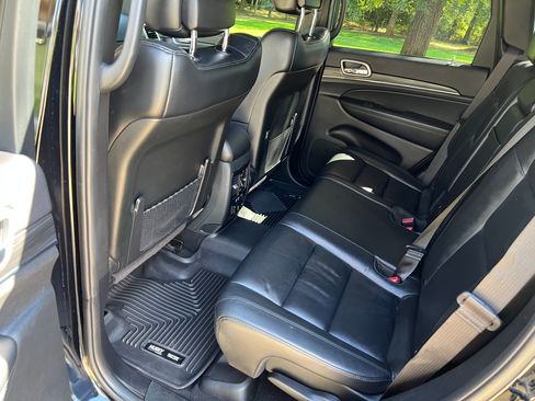 Used 2019 Jeep Grand Cherokee Limited image 16