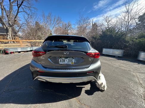 Used 2017 INFINITI QX30 Premium w/ Navigation Package image 10