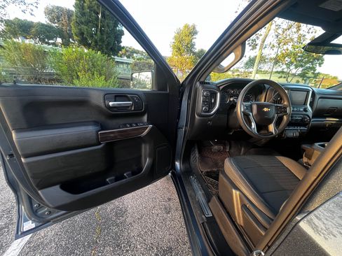 Used 2020 Chevrolet Silverado 1500 LT w/ Trailering Package image 11