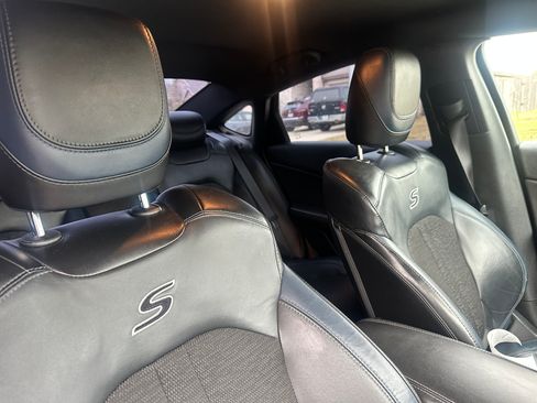 Used 2016 Chrysler 200 S w/ Navigation & Sound Group I image 9