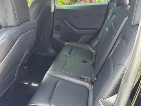 Used 2022 Tesla Model Y Performance image 6