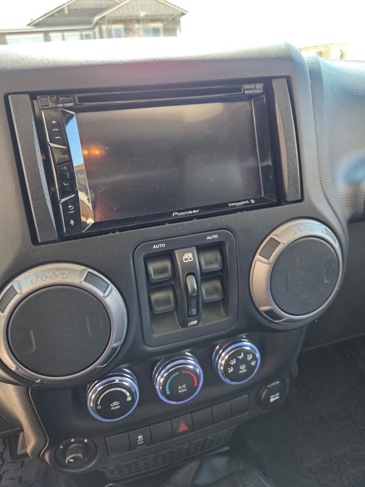Used 2018 Jeep Wrangler Unlimited Sport S AWD/4WD image 10