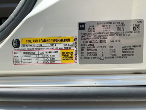 Used 2013 GMC Acadia Denali image 18