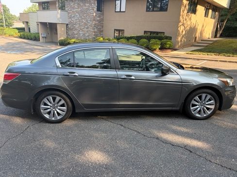 Used 2011 Honda Accord EX image 5