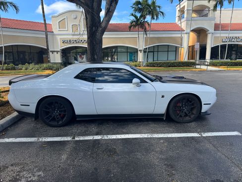 Used 2019 Dodge Challenger R/T Scat Pack w/ Shaker Package image 2