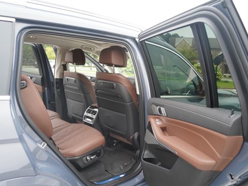 Used 2025 BMW X7 xDrive40i AWD/4WD image 18