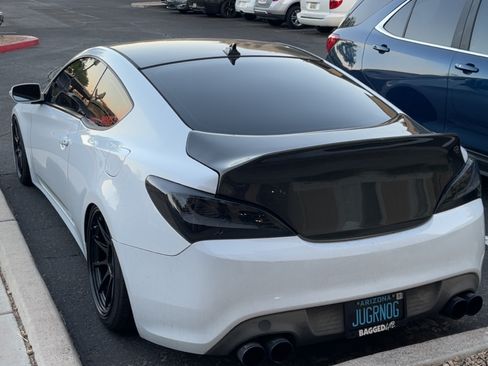 Used 2015 Hyundai Genesis 3.8 image 4