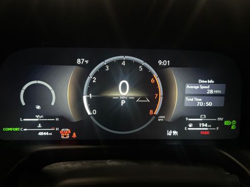 Used 2025 Lexus GX 550 w/ Accessory Package (2T) AWD/4WD image 12