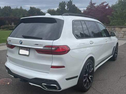 Used 2019 BMW X7 xDrive50i w/ M Sport Package image 10