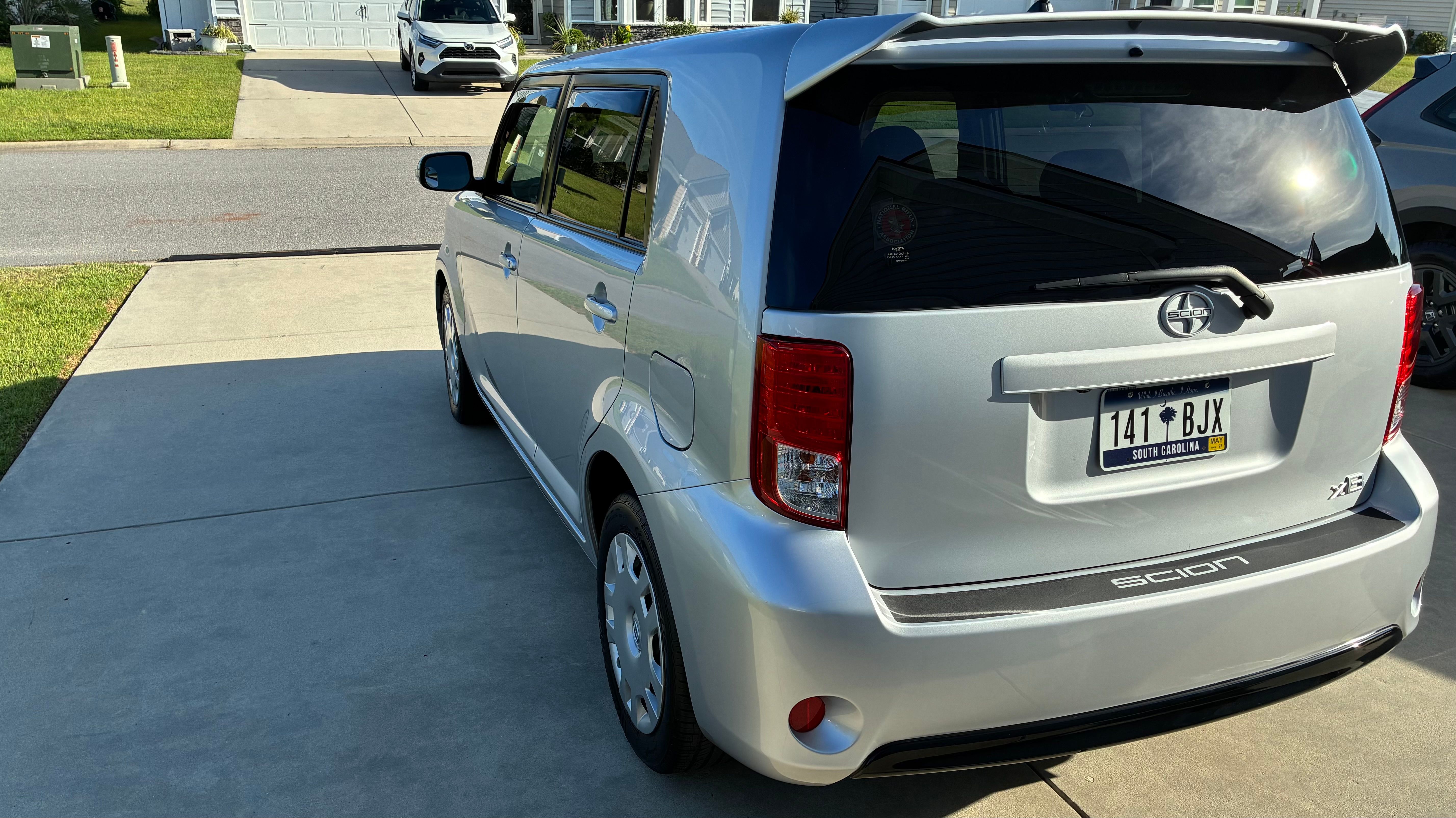 Used 2015 Scion xB FWD image 4