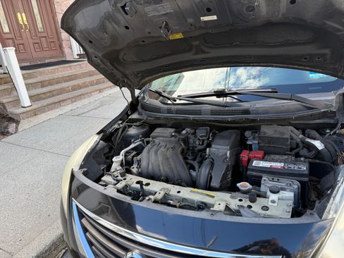 Used 2012 Nissan Versa 1.8 S w/ SL Tech Pkg image 8