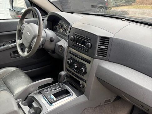 Used 2007 Jeep Grand Cherokee Laredo image 6