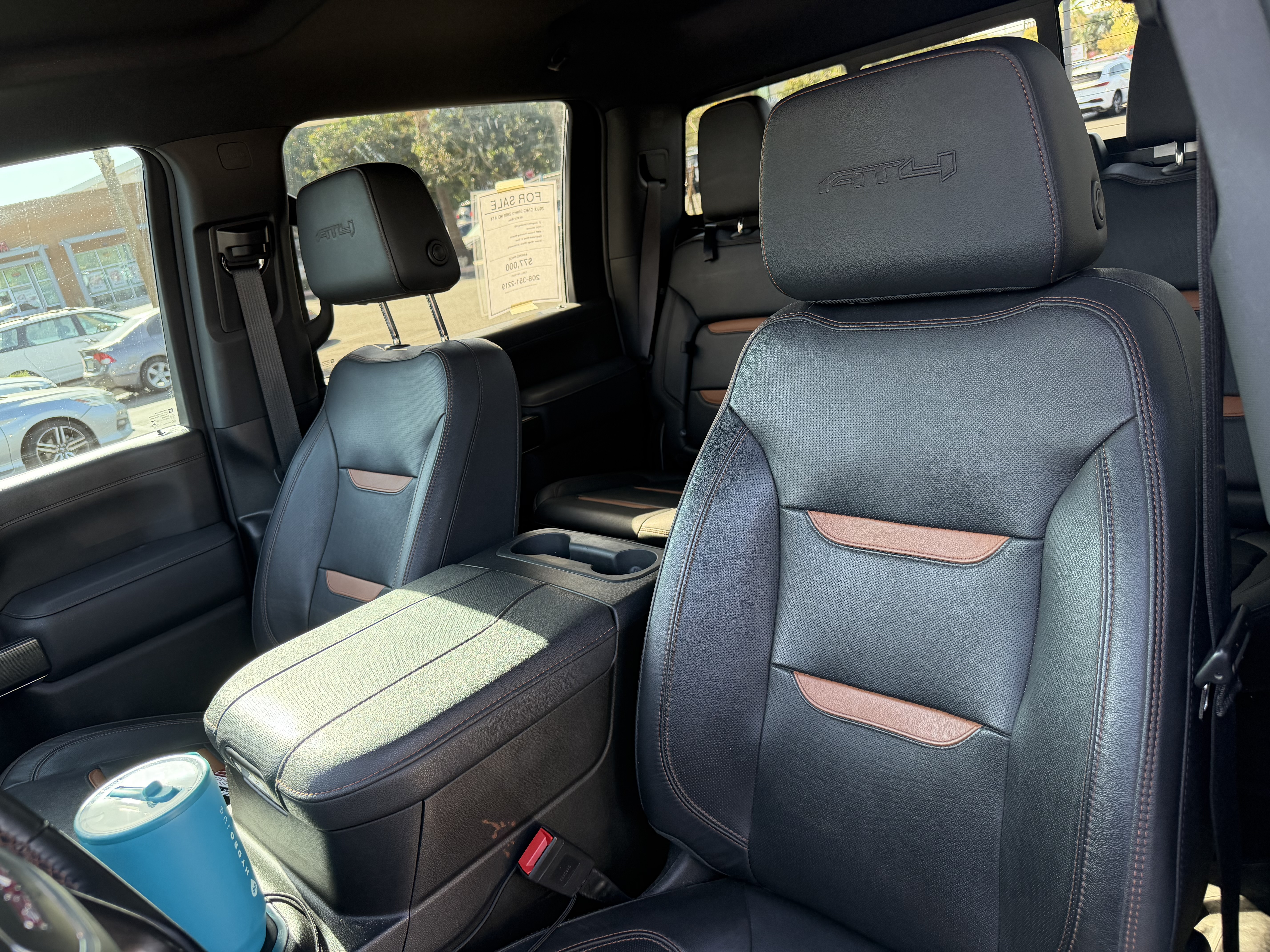 Used 2023 GMC Sierra 2500 AT4 w/ AT4 Preferred Package AWD/4WD image 10
