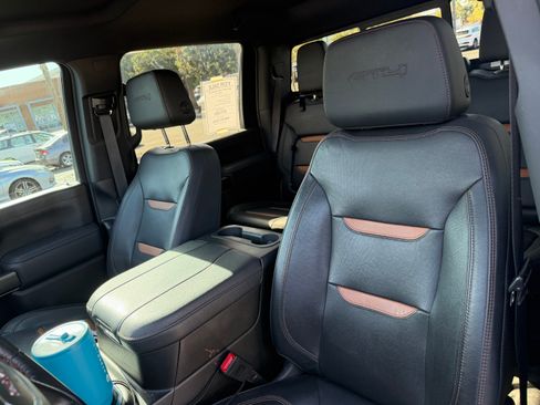 Used 2023 GMC Sierra 2500 AT4 w/ AT4 Preferred Package AWD/4WD image 10
