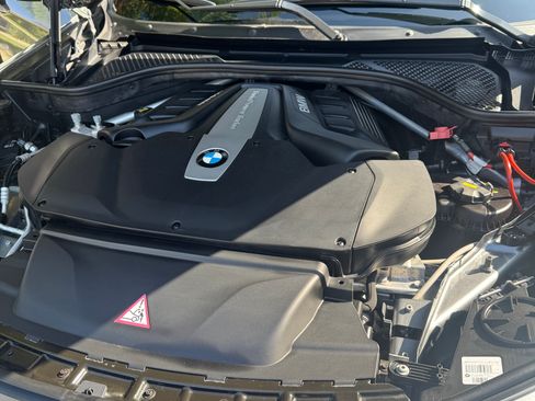 Used 2018 BMW X5 xDrive50i AWD/4WD image 16