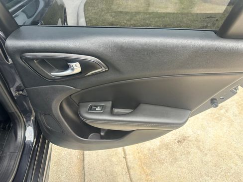 Used 2016 Chrysler 200 S w/ Navigation & Sound Group I image 11