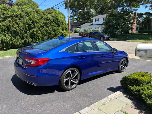 Used 2018 Honda Accord Sport image 6