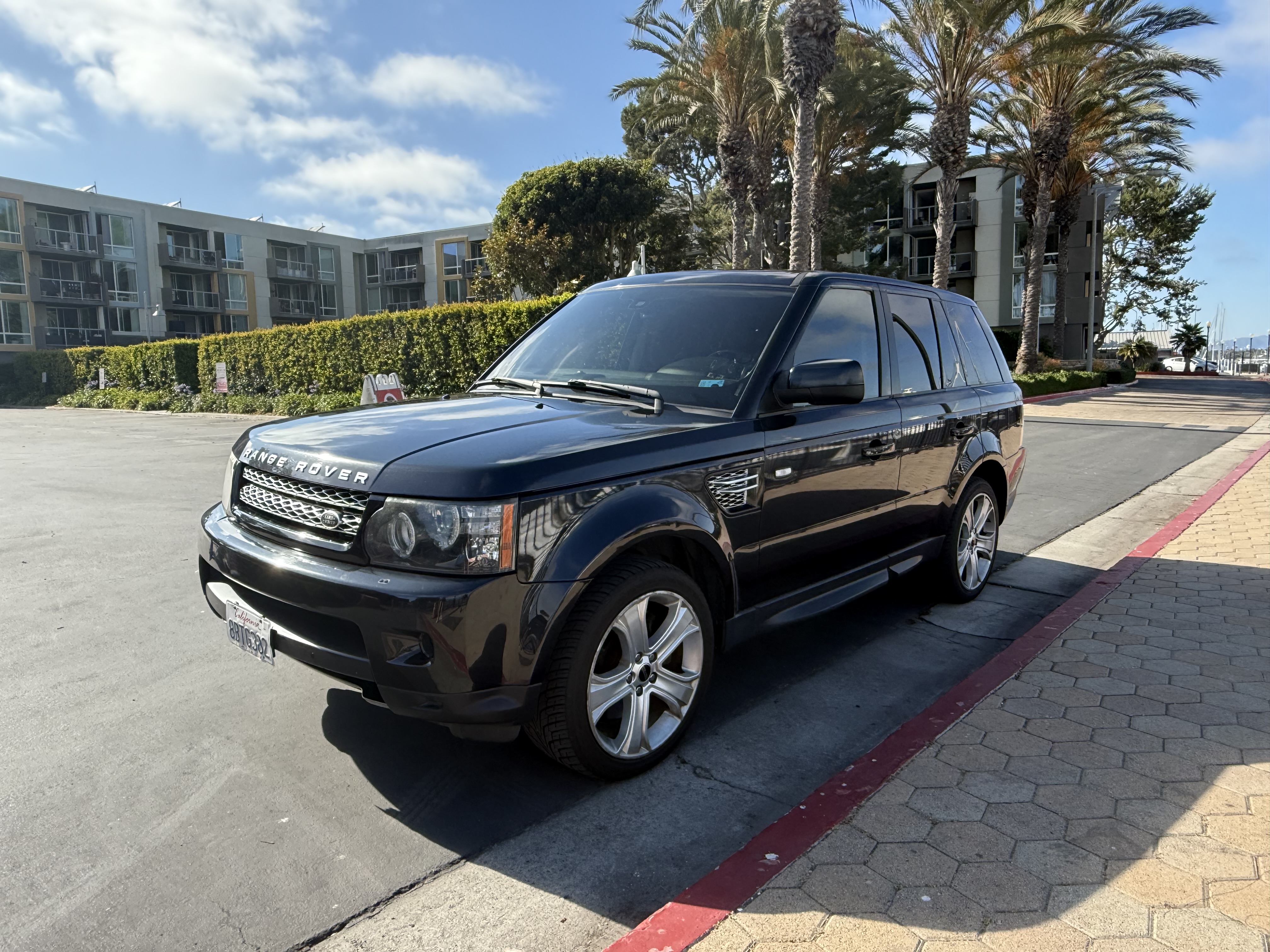 Used 2012 Land Rover Range Rover Sport HSE LUX AWD/4WD image 5