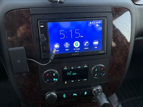 Used 2012 GMC Yukon XL Denali image 22