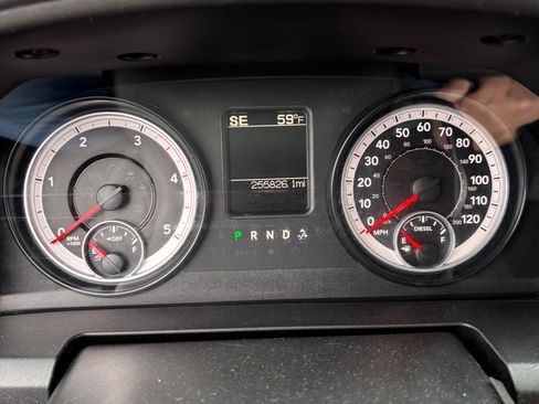 Used 2013 RAM 2500 SLT w/ HD Snow Plow Prep Group image 9