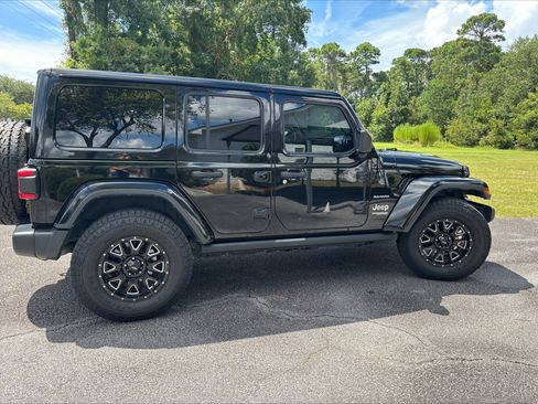 Used 2020 Jeep Wrangler Unlimited Sahara AWD/4WD image 5