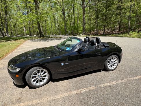 Used 2005 BMW Z4 2.5i RWD image 14