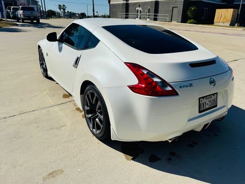 Used 2015 Nissan 370Z Coupe image 8