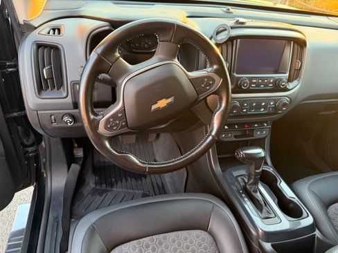 Used 2018 Chevrolet Colorado Z71 image 14