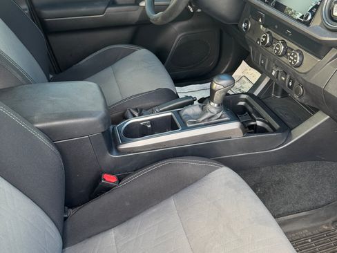 Used 2020 Toyota Tacoma TRD Off-Road image 21