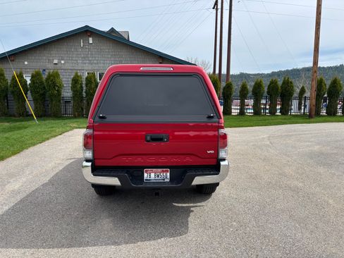 Used 2023 Toyota Tacoma TRD Off-Road image 18