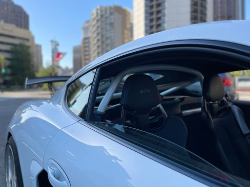 Used 2016 Porsche Cayman GT4 image 8