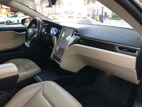 Used 2016 Tesla Model S 70D image 13