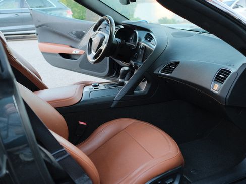 Used 2014 Chevrolet Corvette Stingray Coupe w/ 2LT Preferred Equipment Group image 21