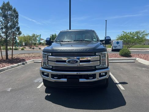 Used 2017 Ford F250 Lariat w/ Chrome Package image 10