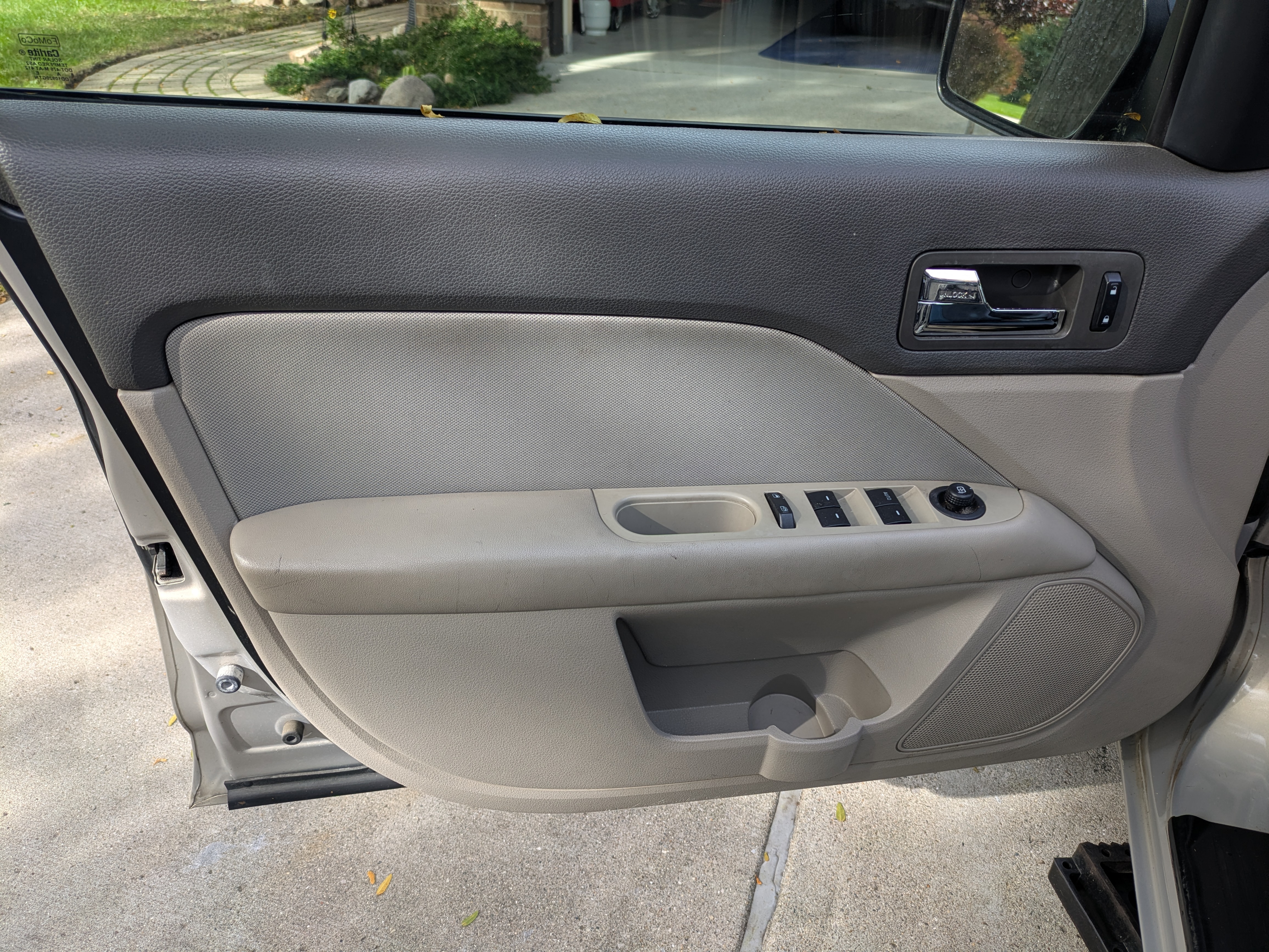 Used 2010 Ford Fusion S FWD image 9