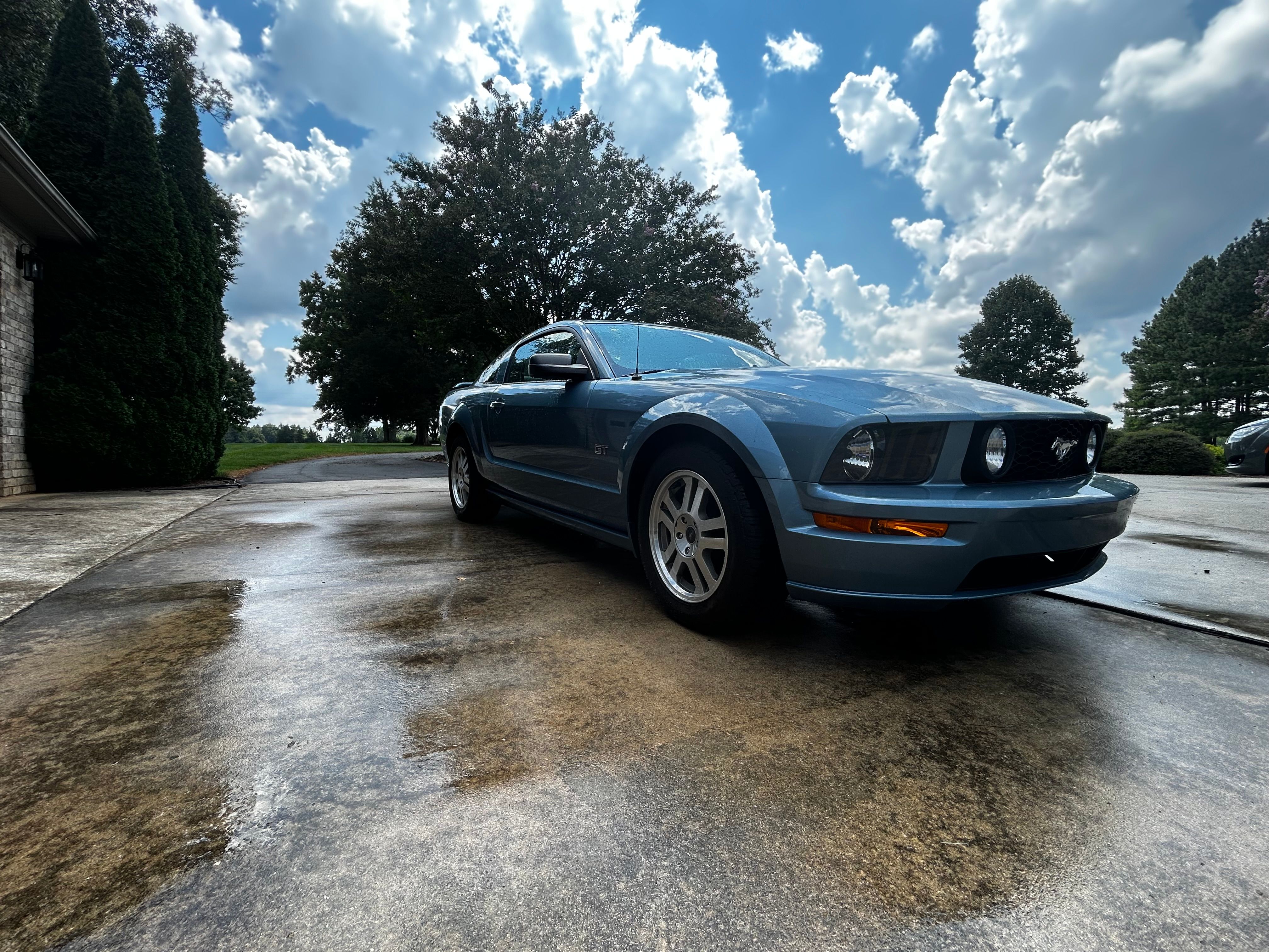 Used 2005 Ford Mustang GT RWD image 4