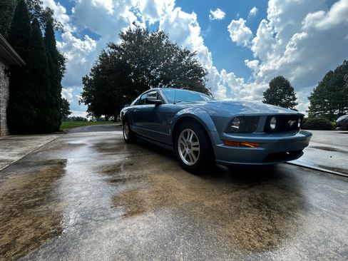 Used 2005 Ford Mustang GT RWD image 4
