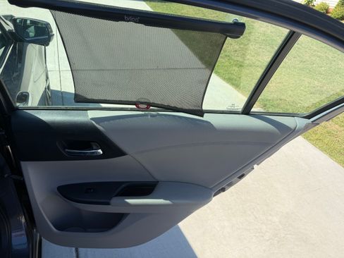 Used 2017 Honda Accord EX-L image 8