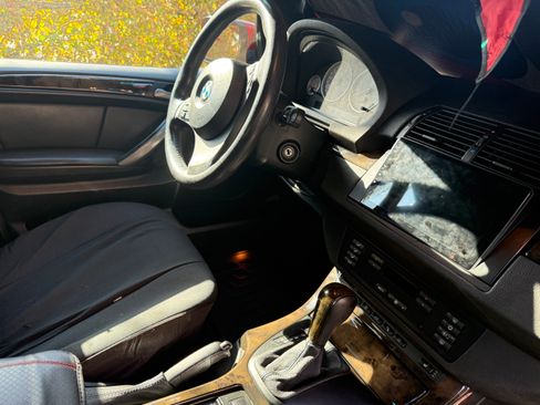 Used 2006 BMW X5 4.8is image 2