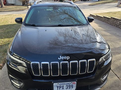 Used 2019 Jeep Cherokee Limited image 8