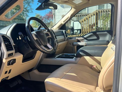 Used 2019 Ford F250 Lariat w/ Lariat Ultimate Package image 10