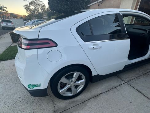 Used 2014 Chevrolet Volt Premium w/ Premium Trim Package image 27