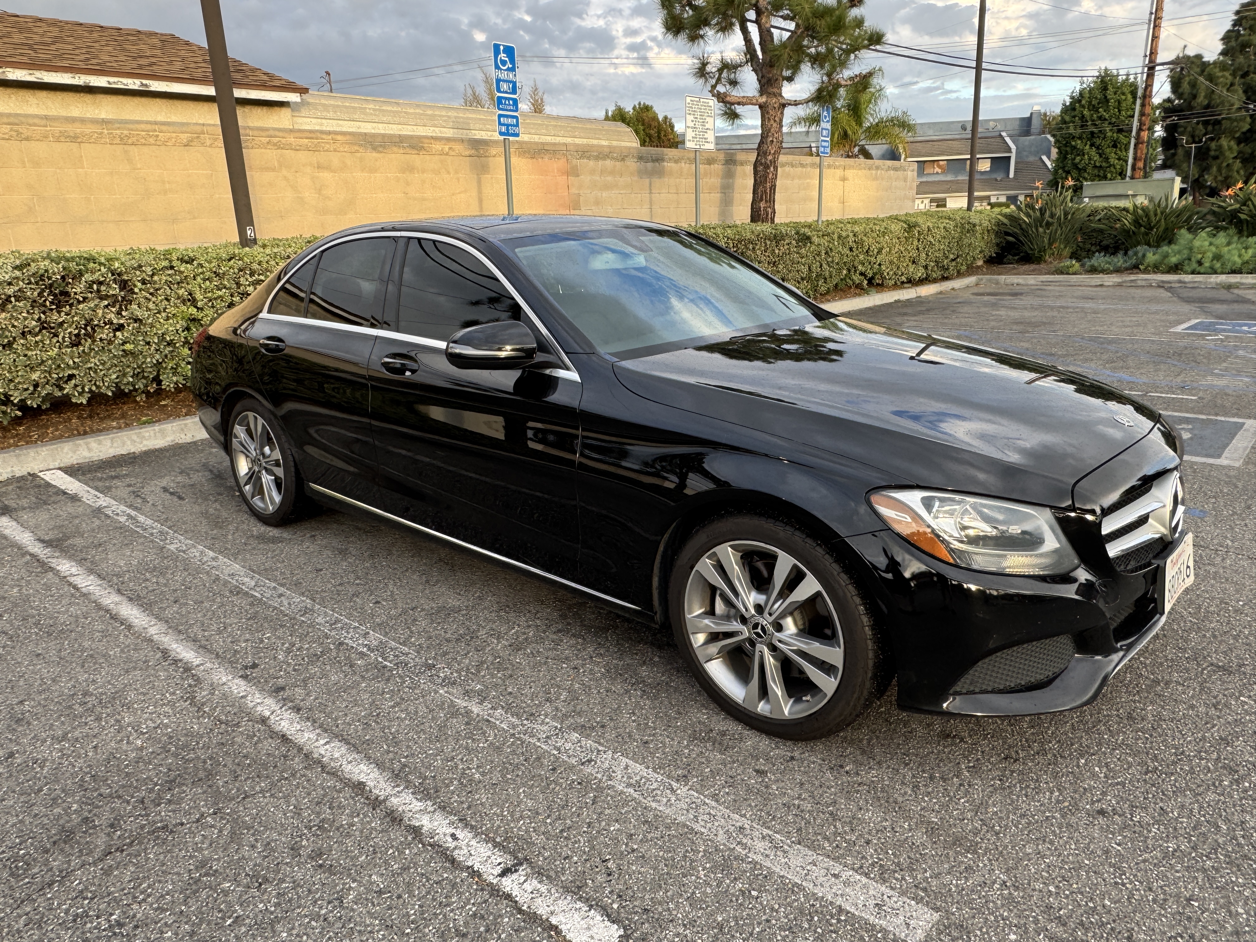 Used 2017 Mercedes-Benz C 300 Sedan image 5