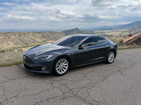 Used 2017 Tesla Model S 90D AWD/4WD image 4