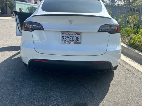 Used 2022 Tesla Model Y Performance image 9