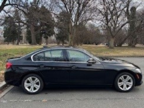 Used 2018 BMW 330i xDrive Sedan image 9