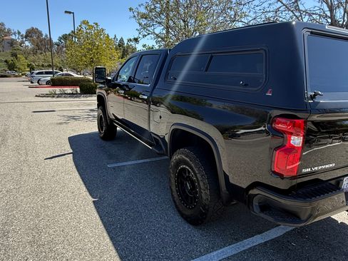 Used 2022 Chevrolet Silverado 2500 High Country w/ Safety Package II AWD/4WD image 6