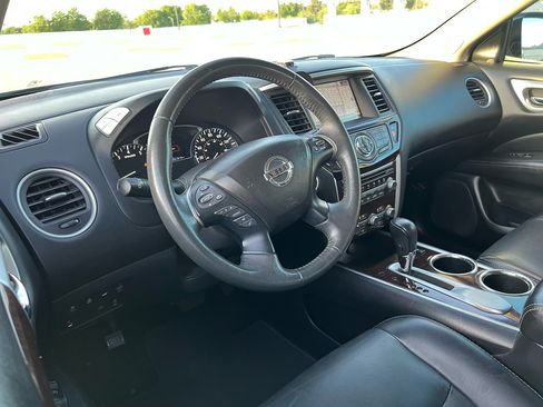 Used 2016 Nissan Pathfinder SL w/ SL Tech Package FWD image 10